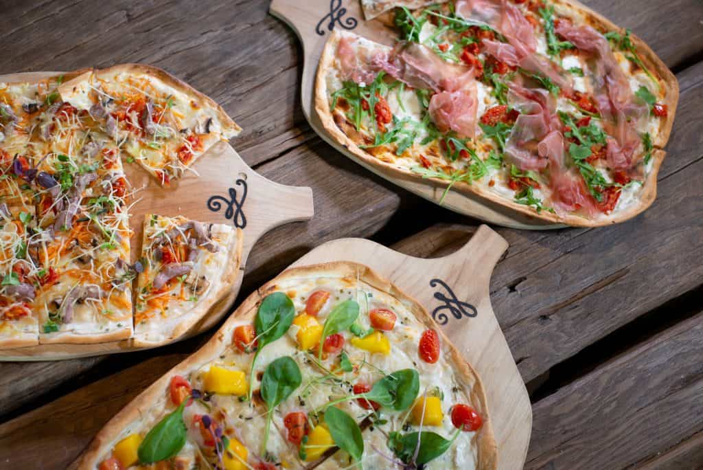 Lunchzeit von 12-18h mit Flammkuchen, Salate, Pasta, Suppen und Sandwiches - Bestes aus mama thresl's kitchen!