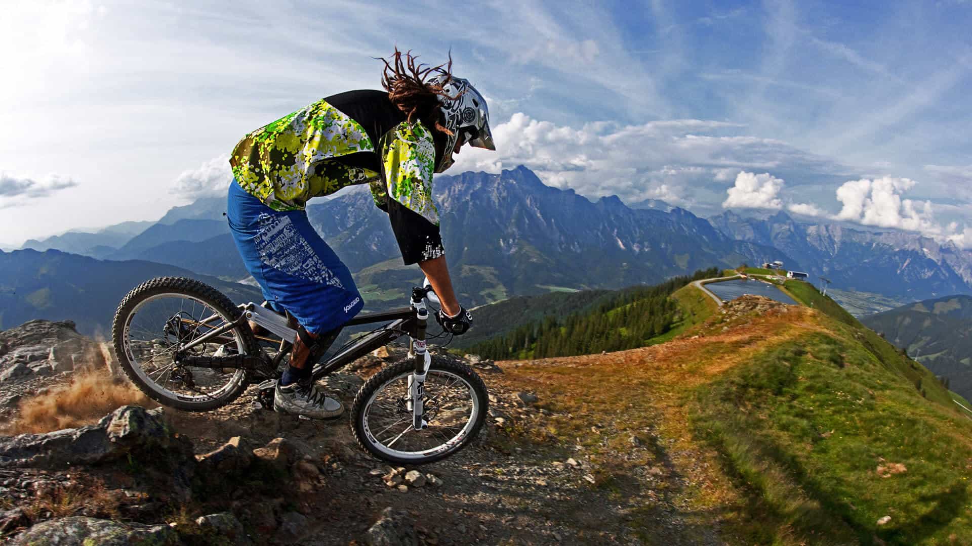 Es bieten sich vielfältige Möglichkeiten Freizeit in Leogang zu verbringen. Von Nordic Walking über Wandern bis Biken am Speichersee ist alles möglich
