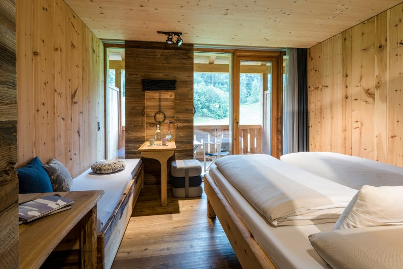 Die Fotos dürfen ausschließlich für PR- und Marketingmaßnahmen der Bergdorf Priesteregg GmbH, mama thresl, HendlFischerei - Renate und Hubert Oberlader - Sonnberg 22 - 5771 Leogang / Österreich verwendet werden. Jegliche Nutzung Dritter ist mit dem Bildautor (www.guenterstandl.de) gesondert zu vereinbaren.