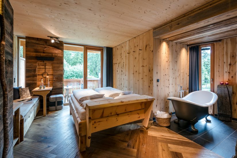 Die Fotos dürfen ausschließlich für PR- und Marketingmaßnahmen der Bergdorf Priesteregg GmbH, mama thresl, HendlFischerei - Renate und Hubert Oberlader - Sonnberg 22 - 5771 Leogang / Österreich verwendet werden. Jegliche Nutzung Dritter ist mit dem Bildautor (www.guenterstandl.de) gesondert zu vereinbaren.