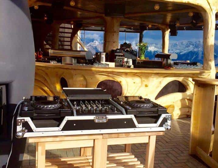 DJ Pult hendl fischerei