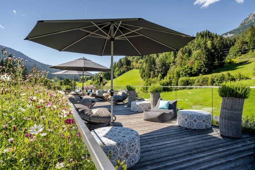 Blumenwiese neben der Dachterrasse