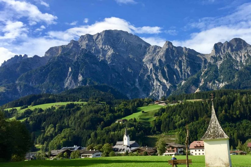 Leogang im Salzburger Land Blick Berge Österreich