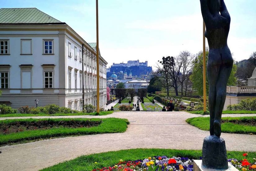statue blumen schlossgarten salzburg hohensalzburg