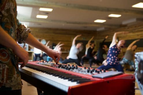 sport urlaub fit musik keyboard yoga berge österreich