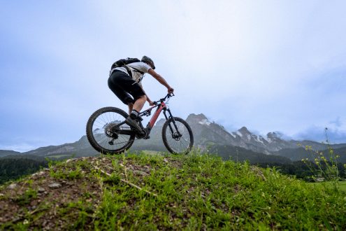 e-bike fahrrad radl fahren berge sport urlaub aktiv ferien