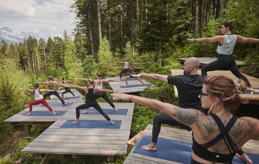 yoga-mountain-days-leogang-plattformen-natur-berge-credit-nikolaj-georgiew (4) yoga-mountain-days-leogang-plattformen-natur-berge-credit-nikolaj-georgiew (4)