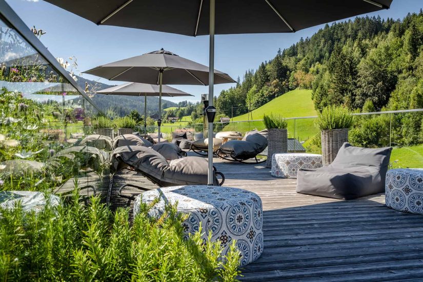 mama-thresl-hotel-leogang-berge-lifstyle-design-dachterrasse-@guenter-standl (2) Das Foto darf ausschließlich für PR- und Marketingmaßnahmen der Bergdorf PRIESTEREGG GmbH - Sonnberg 22 - A-5771 Leogang räumlich und zeitlich unbegrenzt verwendet werden. Das Copyright verbleibt beim Bildautor Günter Standl (www.guenterstandl.de). Jegliche Nutzung Dritter ist mit dem Bildautor gesondert zu vereinbaren. Der Bildautor stellt das gelieferte Bildmaterial nicht von Rechten Dritter frei. Etwaige Ansprüche Dritter fallen in den Verantwortungsbereich des Bildnutzers.