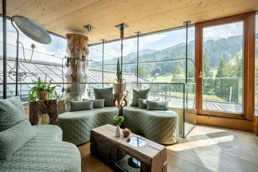 Das Foto darf ausschließlich für PR- und Marketingmaßnahmen der Bergdorf Priesteregg GmbH - Sonnberg 22 - A-5771 Leogang räumlich und zeitlich unbegrenzt verwendet werden. Das Copyright verbleibt beim Bildautor Günter Standl (www.guenterstandl.de). Jegliche Nutzung Dritter ist mit dem Bildautor gesondert zu vereinbaren. Der Bildautor stellt das gelieferte Bildmaterial nicht von Rechten Dritter frei. Etwaige Ansprüche Dritter fallen in den Verantwortungsbereich des Bildnutzers.